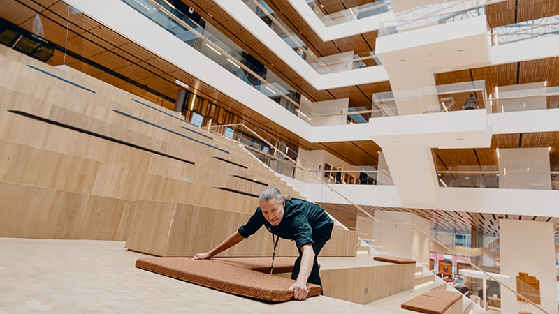 Back_und_Front_Office_Support_Experience_Manager_ISS