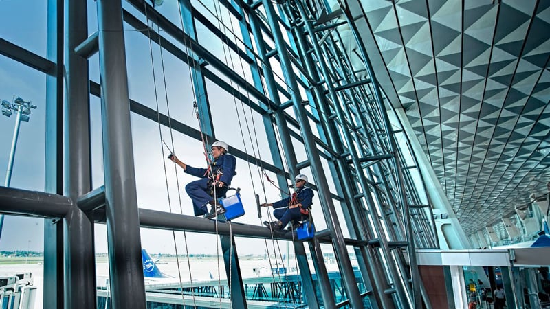 Gebäudereinigung_Glas_und_Fassadenreinigung_ISS