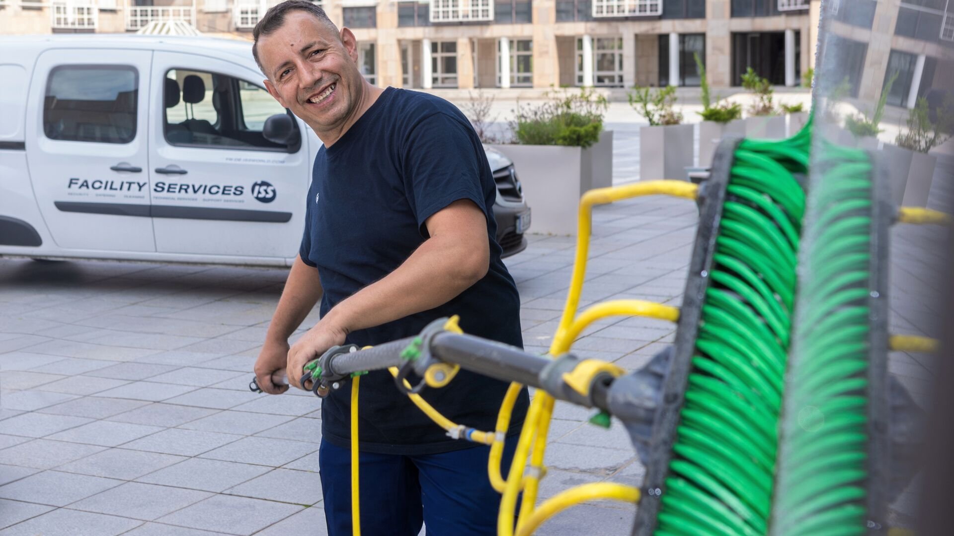 Large-DE_Cleaning Services_2023